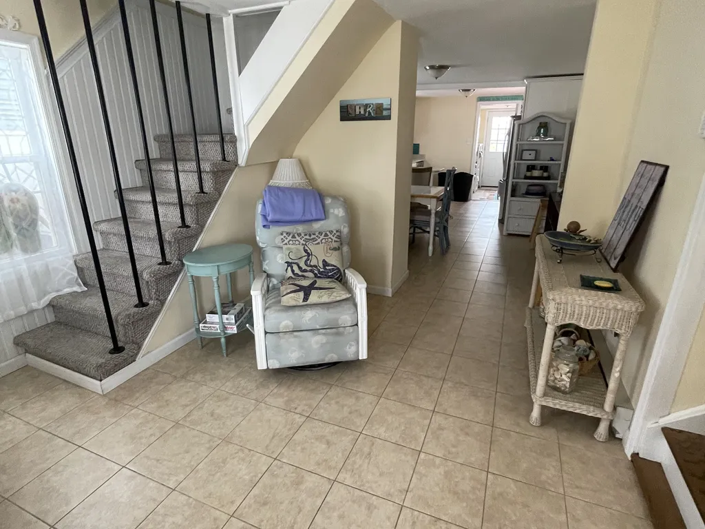 Entry way - first floor