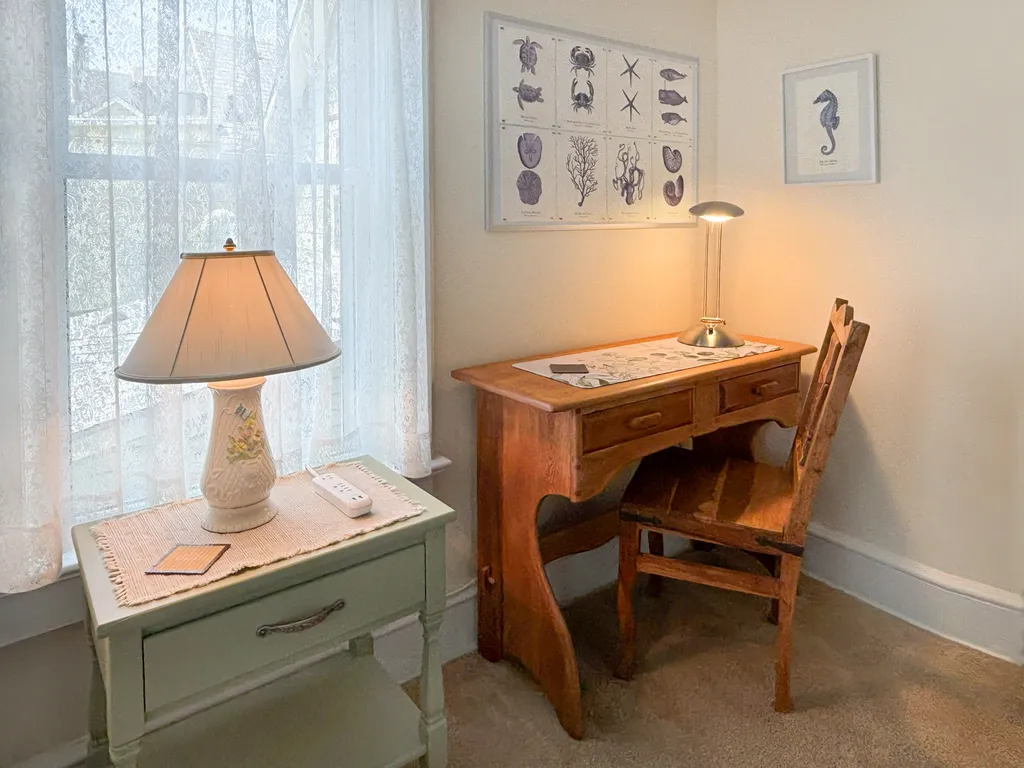 desk - master bdrm