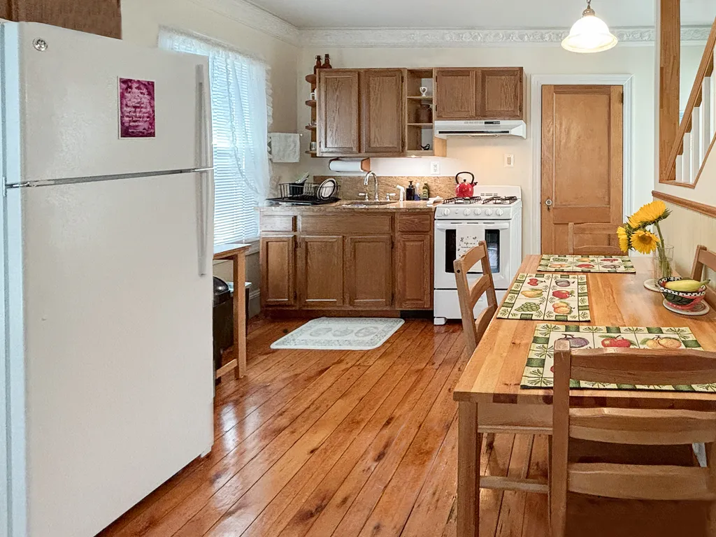 kitchen - refrigerator