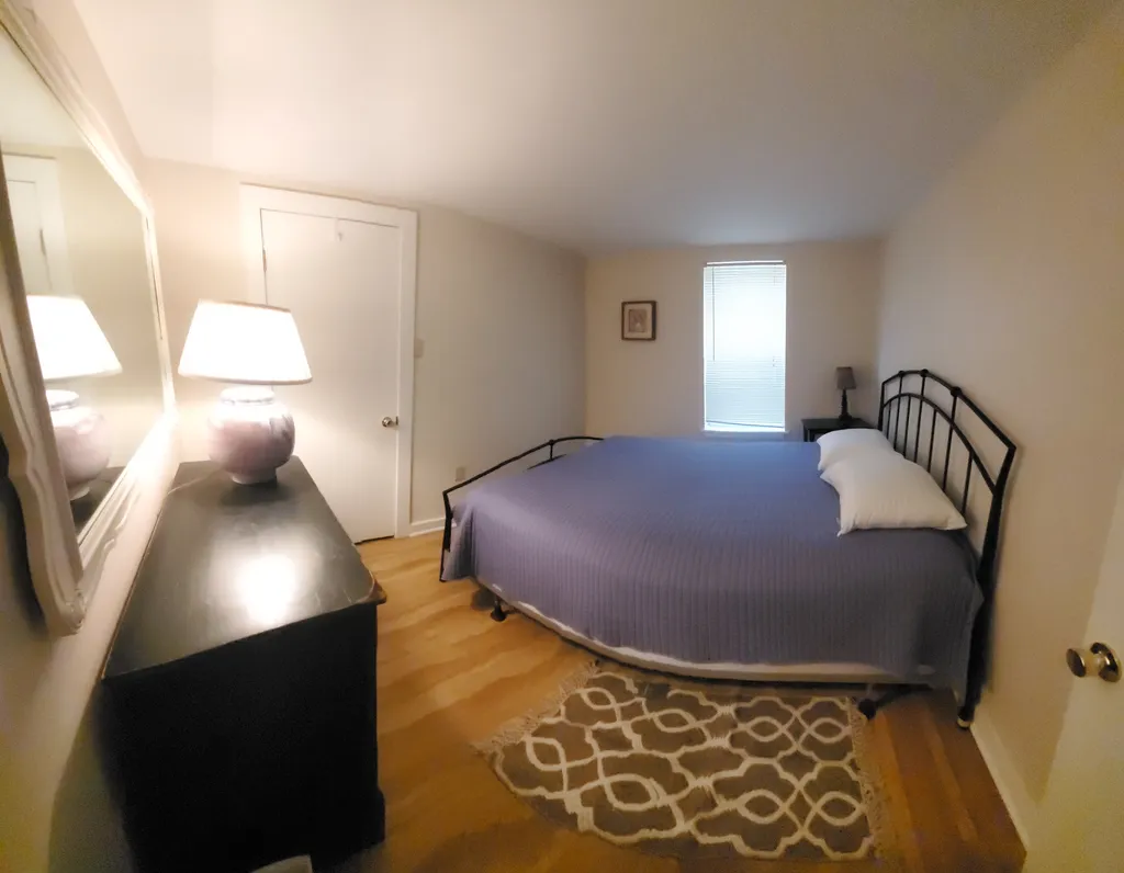 Middle Bedroom