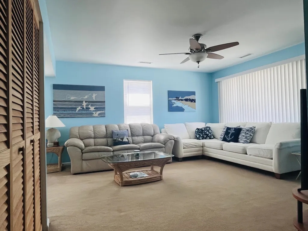 Living room viewed from hall to bedrooms
