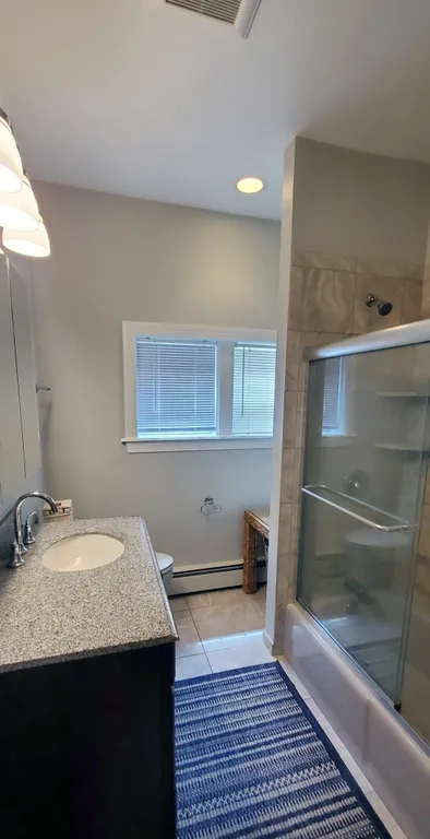 Main Bath with Tub
