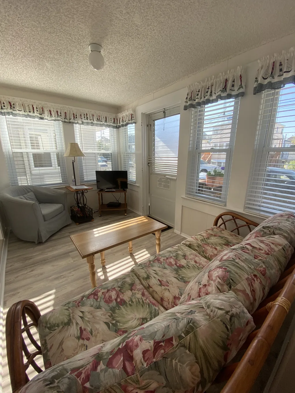 Apt. Porch Entrance with TV