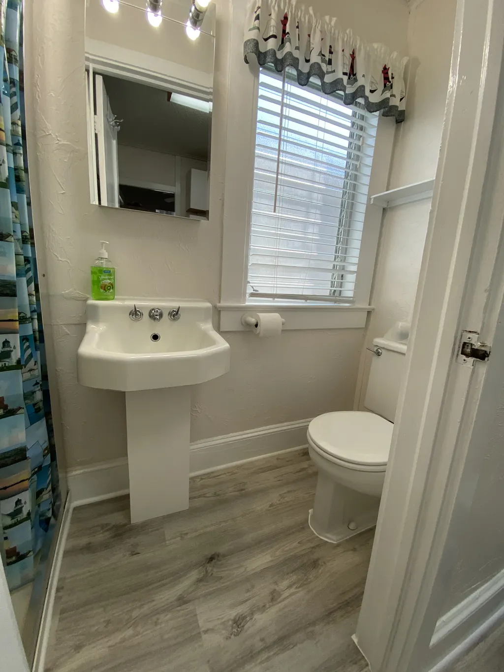 Apt. 2nd Bathroom