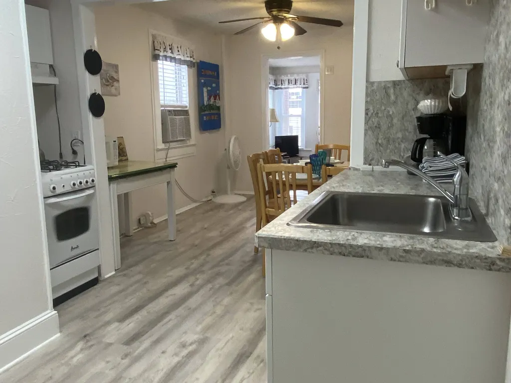 Apt. Kitchen