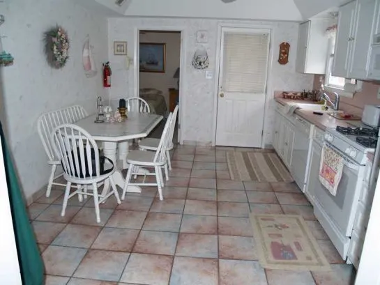 Large Eat in Kitchen