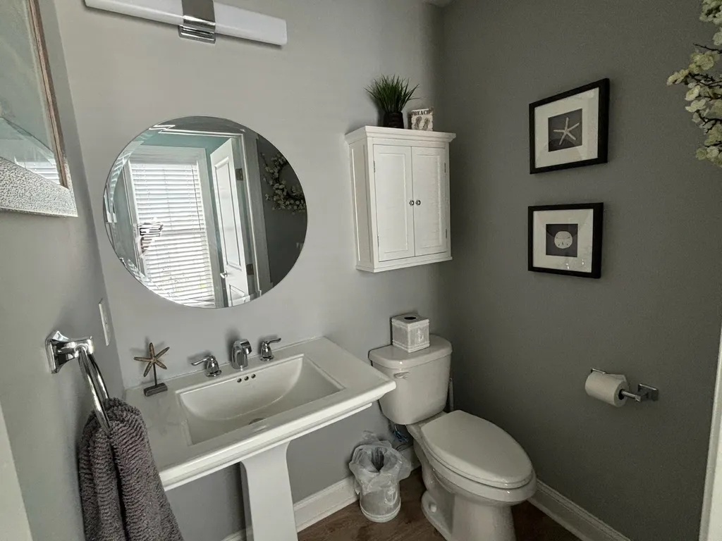 Half Bathroom 3