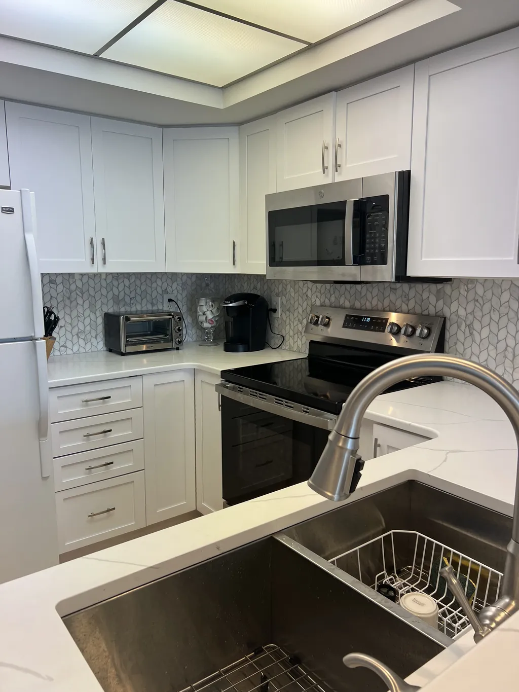 Kitchen with Quartz Countertops 