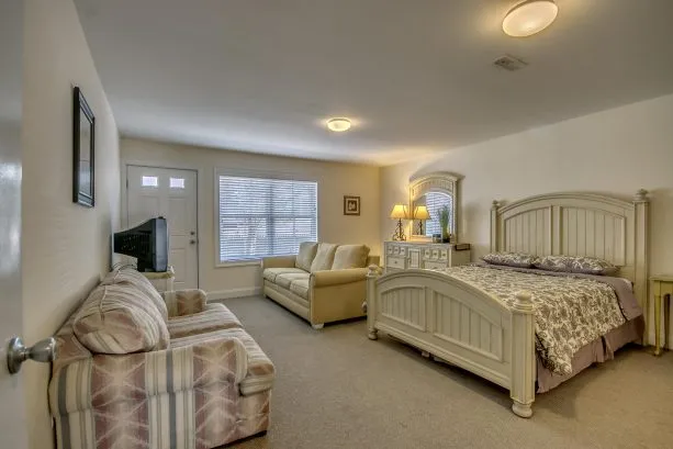 En-Suite Bedroom (2nd Pic)