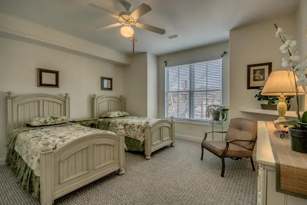 Twin Bedroom 