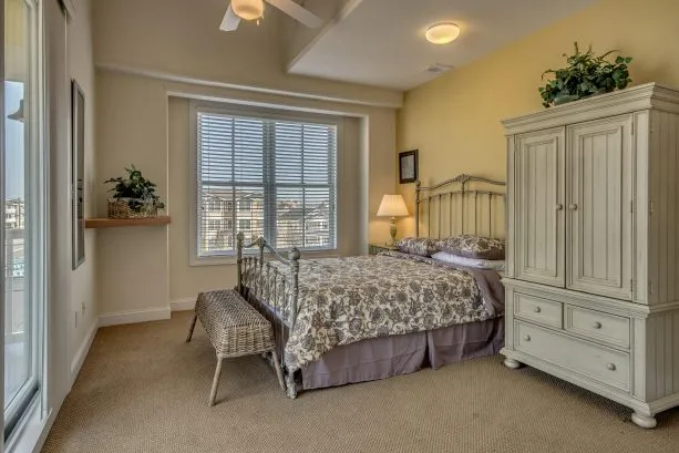 Master Bedroom (2nd Pic)