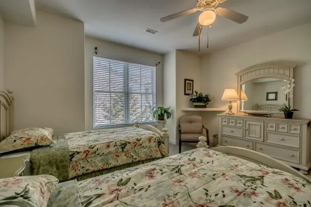 Twin Bedroom (2nd pic)