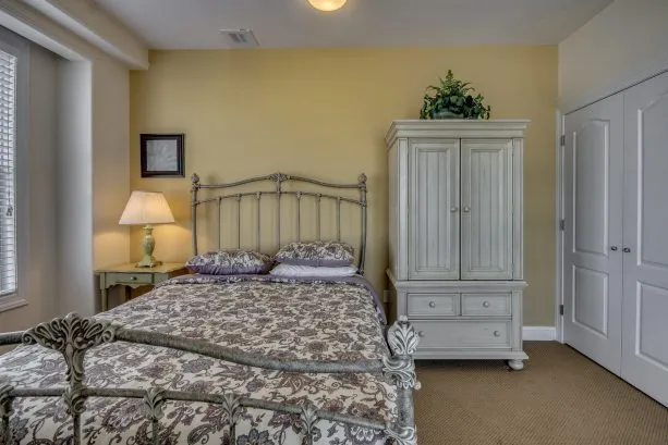 Front Bedroom (2nd Pic)