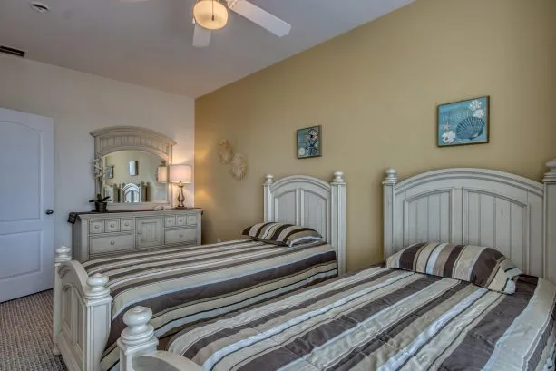 Twin Bedroom (2nd Pic)