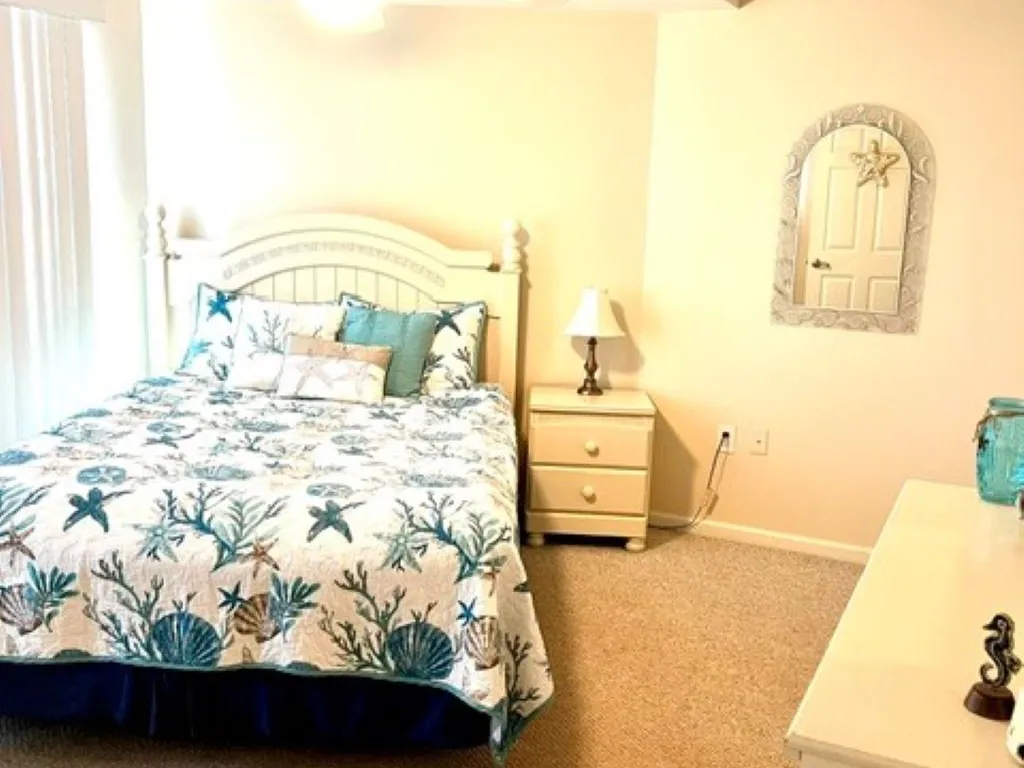 First floor queen bedroom