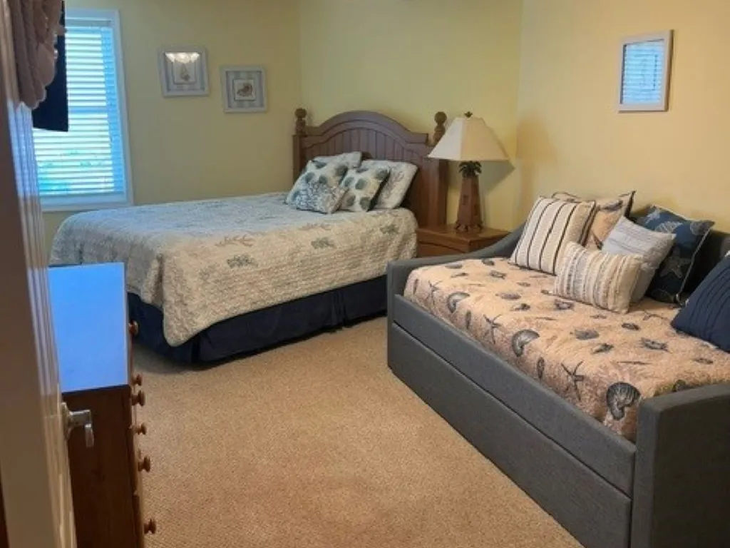 Second floor queen w/day bed &amp;amp; trundle