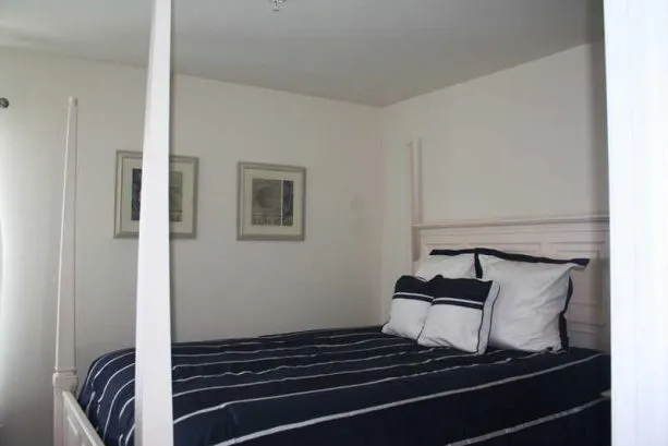 Queen Poster Bed