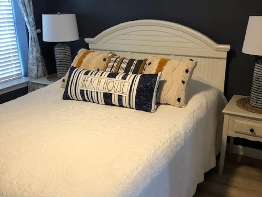 Bedroom 1 with Queen Size Bed