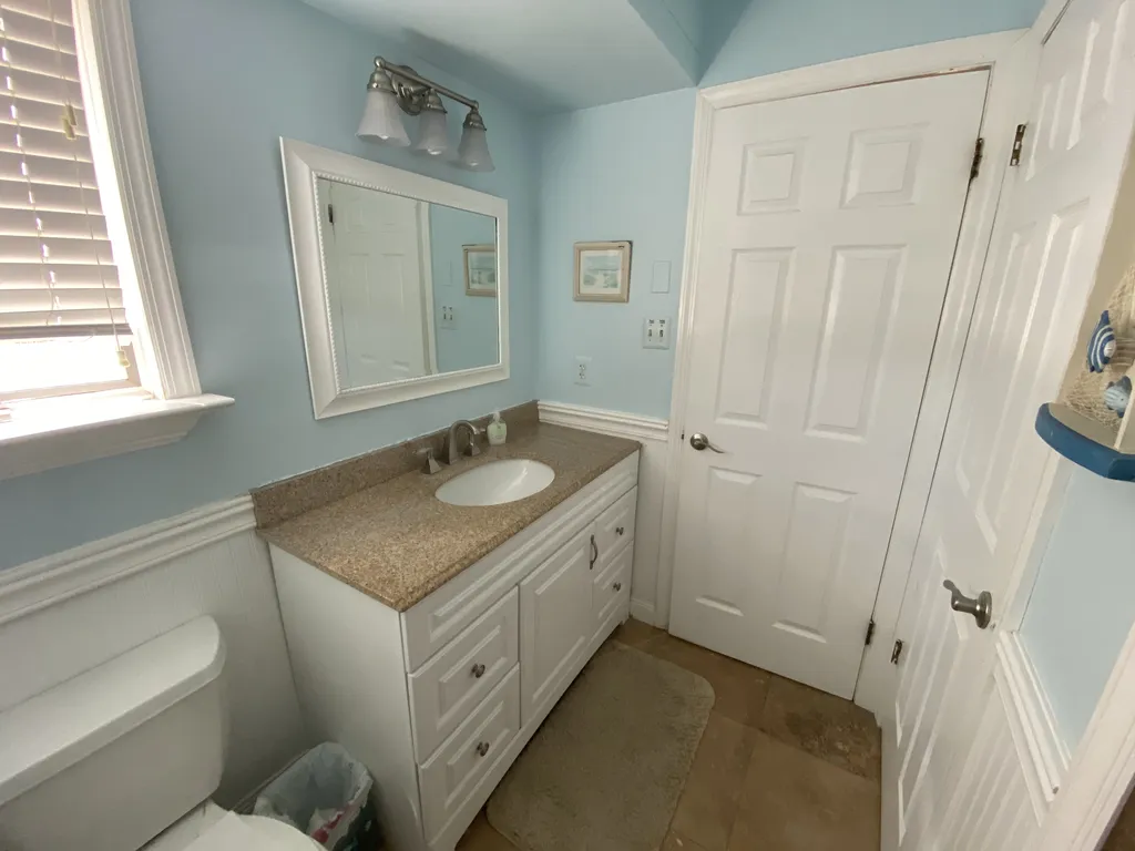 1st floor bathroom