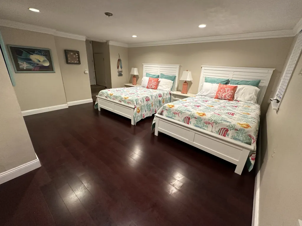 1st floor dual queen with 50&amp;quot; smart TV!
