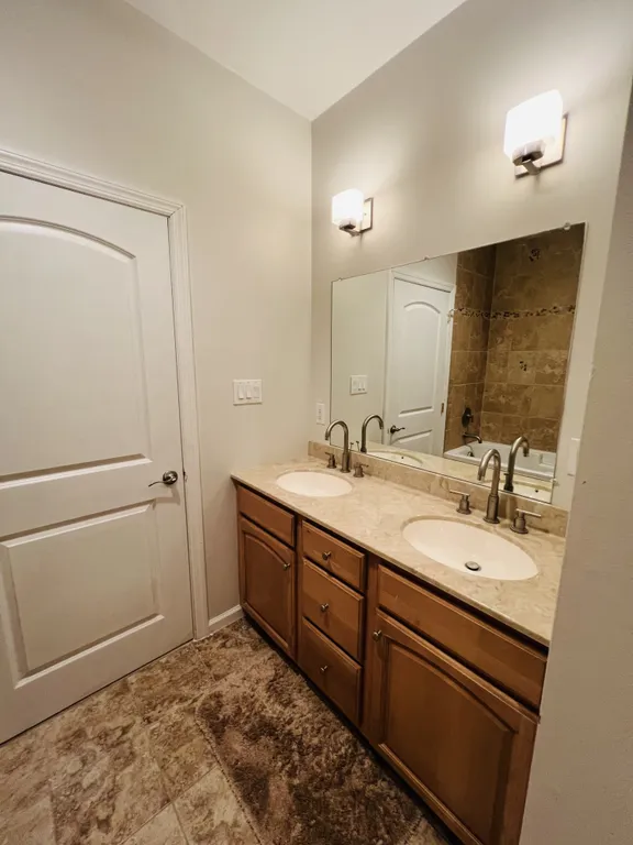 Fourth floor Master bath