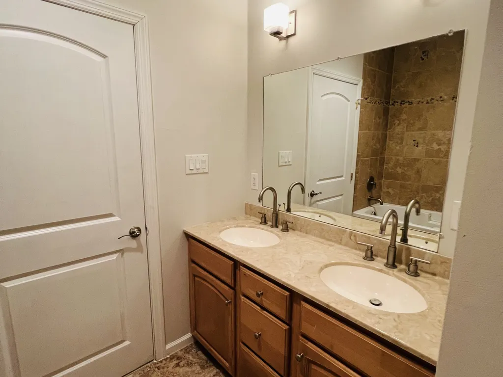 Fourth floor Master bath