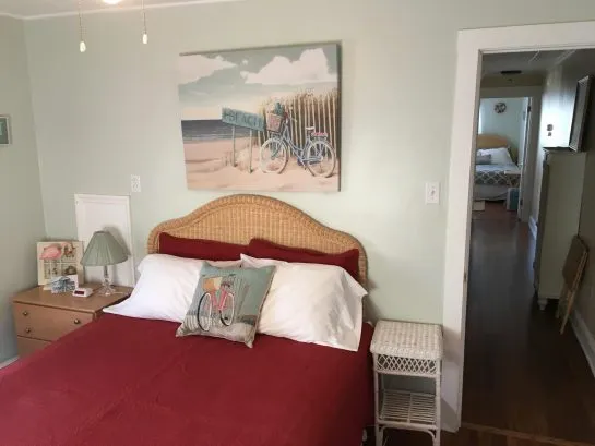 Third bedroom is next to main bath in hall