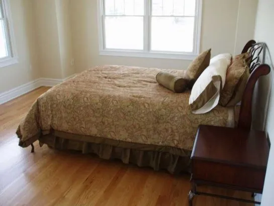 Bedroom / Queen OceanFront/Balcony