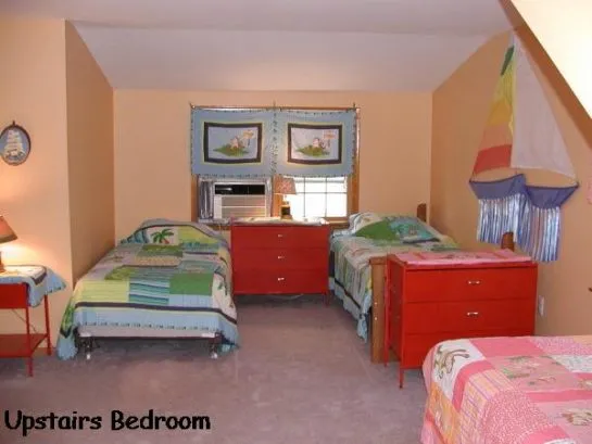Massive Kids room, with 4 twin beds and space left over
