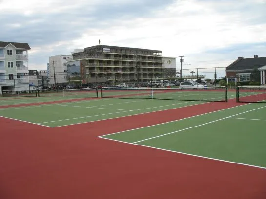 8 Tennis Courts 2 Blocks Away