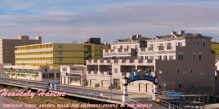 1600 Boardwalk By The Arch: Townhome Style: Top Two Floors!