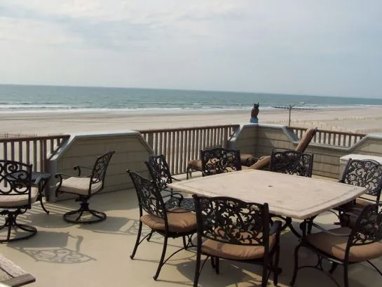 Huge Main Deck Room For 20+; Grill House-fed Gas Awning+Umbrella