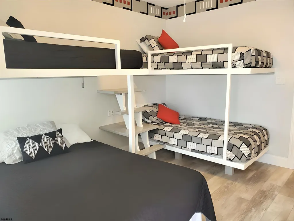 Bunk bed room (sleeps 5 kids)