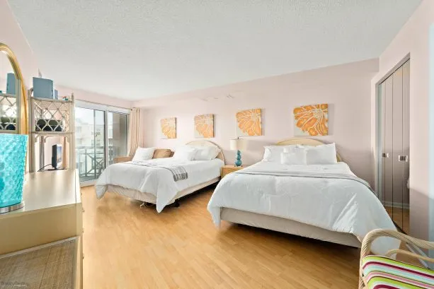 Bedroom 2 Queen Beds