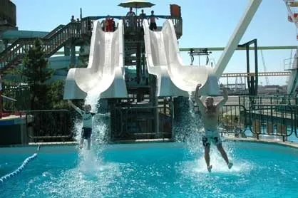 2 Water Parks within walking distance