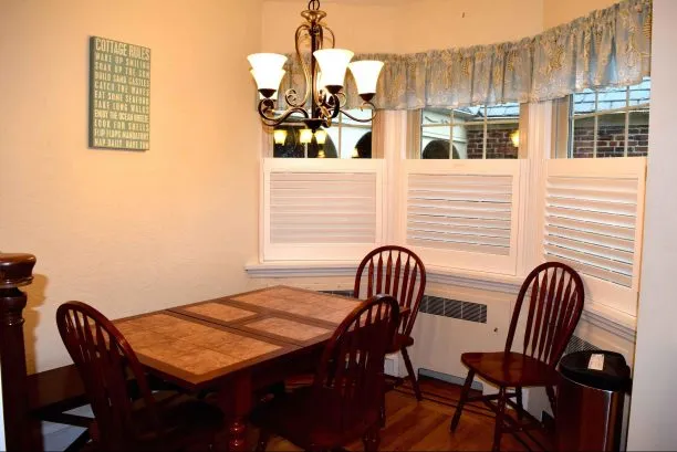 eat in kitchen