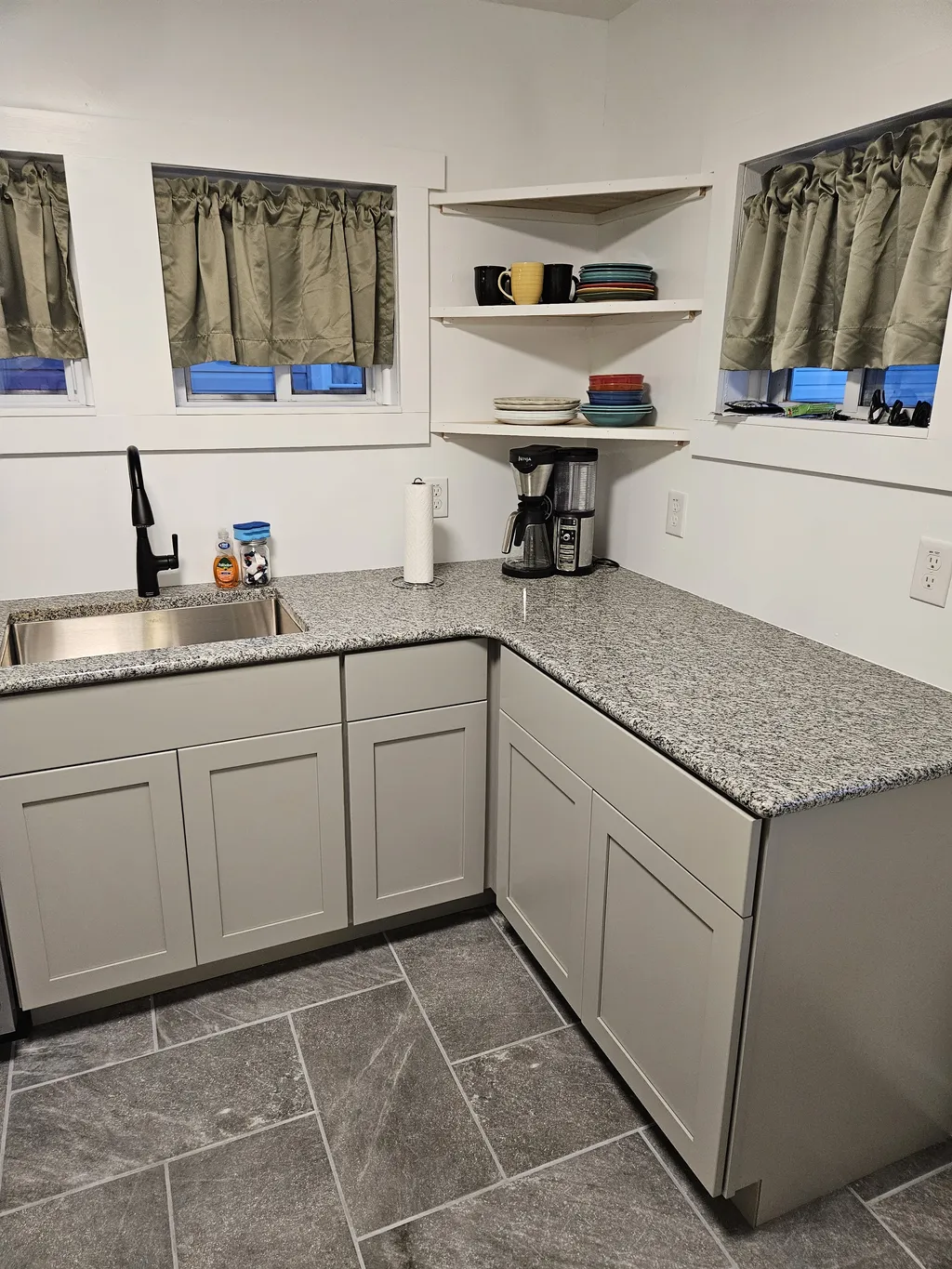 FIRST FLOOR KITCHEN