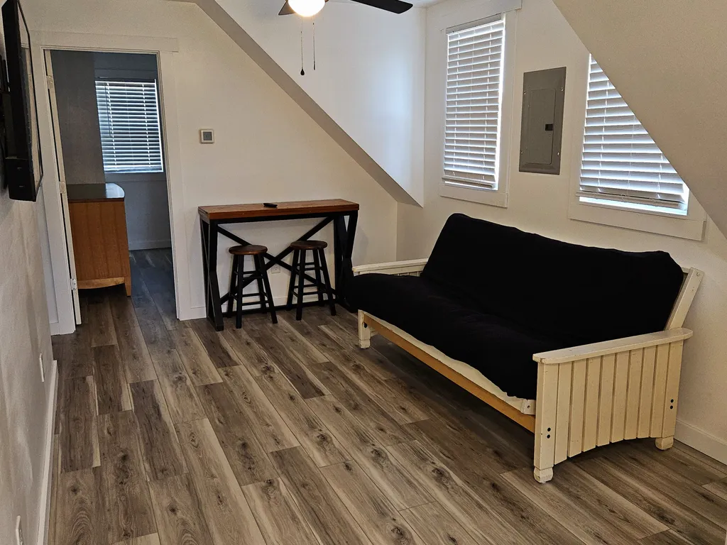 2ND FLOOR LIVING ROOM