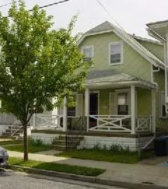 204 W MAPLE AVE