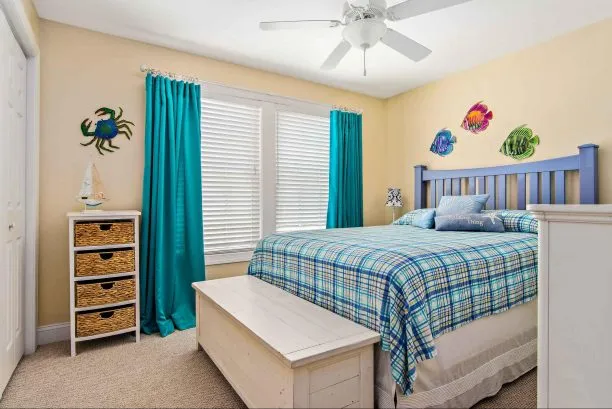 queen bedroom