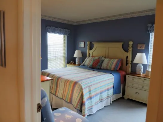 second bedroom with queen bed