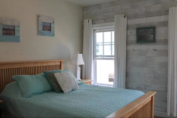 Master Bedroom with queen size bed.