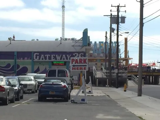 1.5  blocks from Wildwood boardwalk! 