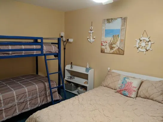 Middle Bedroom-Twin bunk and Full