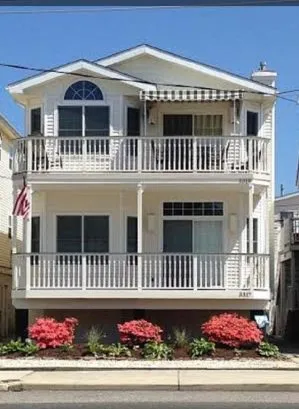 3319 west ave 2nd Floor