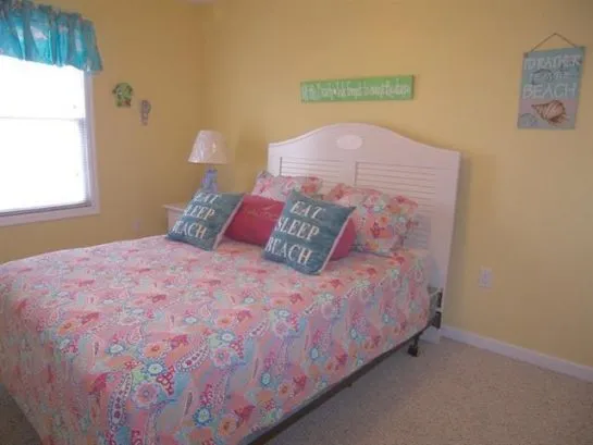 Queen Bedroom