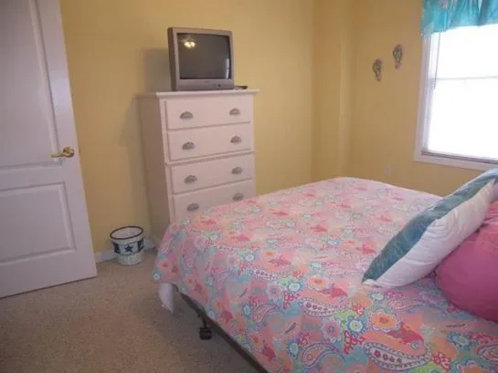 Queen Bedroom