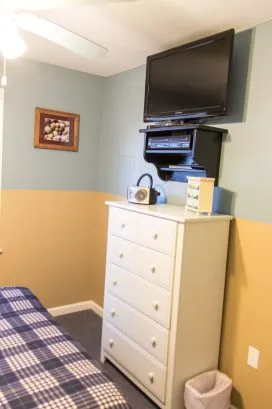 Queen bedroom