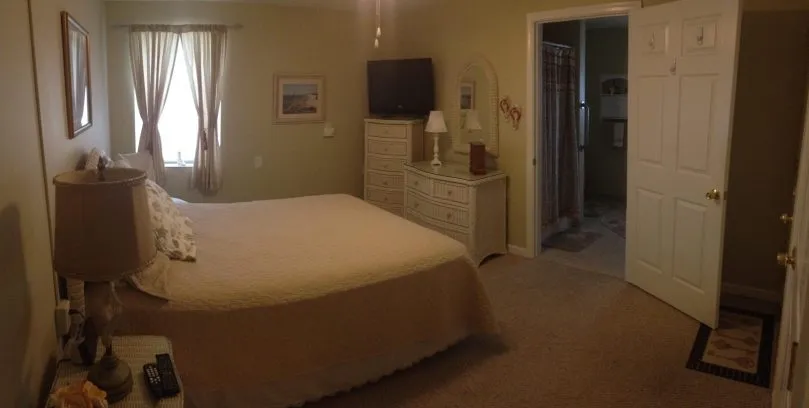 Handicap Access Queen Bedroom