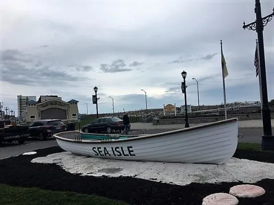 Sea Isle Boat located at the Promenade